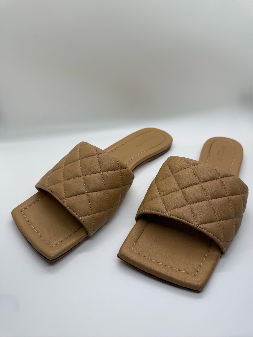 Tony Bianco "Geena" Quilted Tan Leather Slide Sandals Size 7